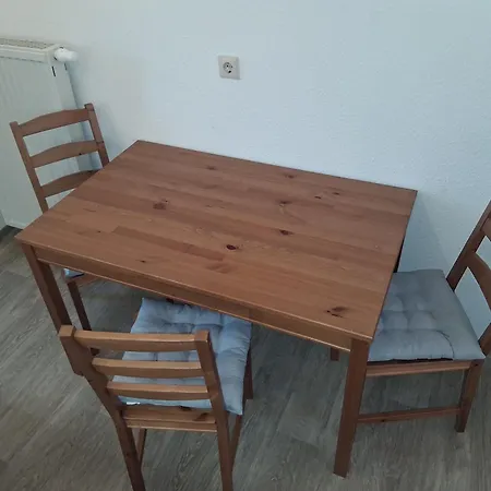 Komfortable Zentrumsnah In 아파트 *